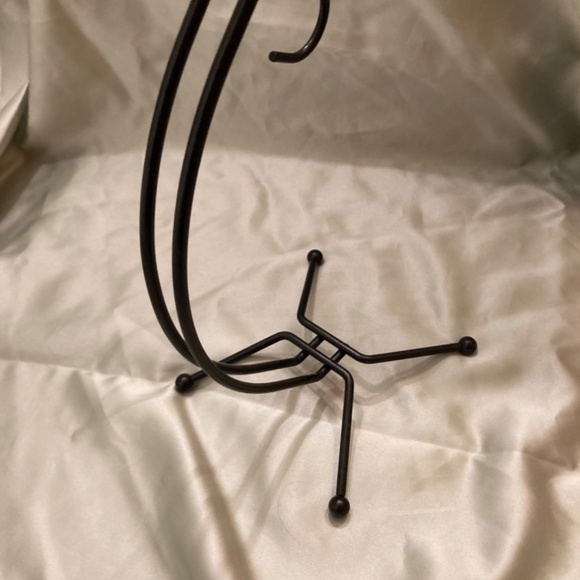 Banana Hanging Holder Stand Black Metal Excellent Pre-Owned Condition 13” Tall - Picture 4 of 7